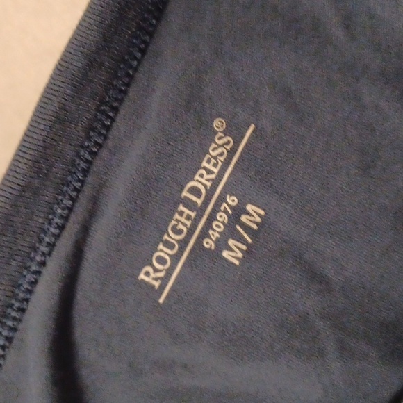 4/$40 Navy Blue Tee - Size Medium - Picture 4 of 5